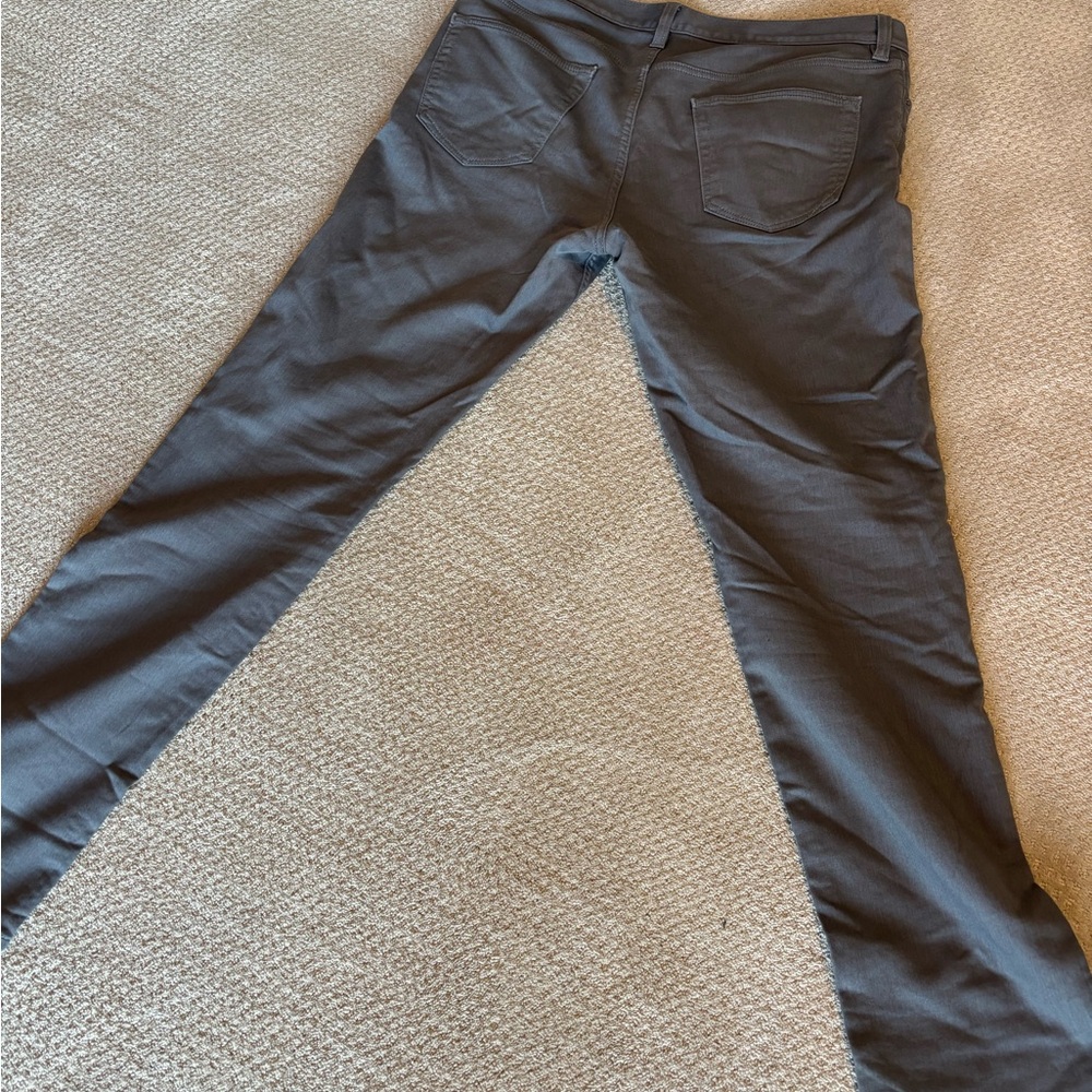 Banana Republic Slim Fit Gray Traveler Pants